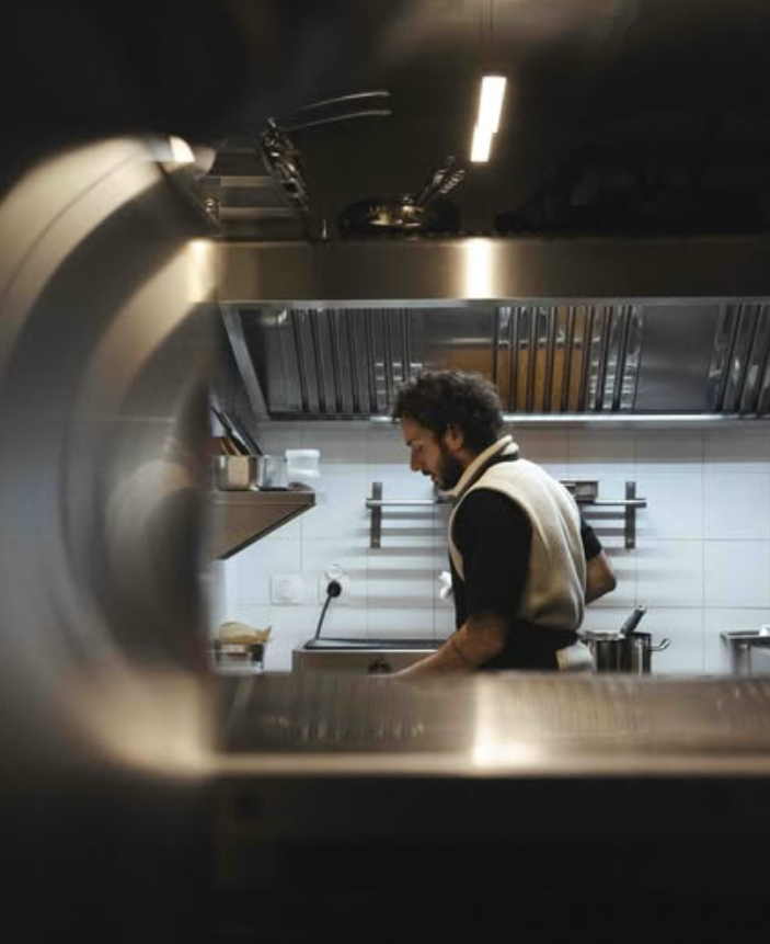 Stefan Linde en cuisine au restaurant Cinq